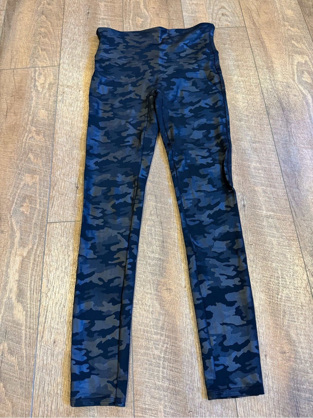 Women’s Spanx Gray & Black Camouflage Leggings Size Medium